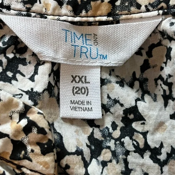 Time and Tru XXL (20) Ditsy Daisy Floral Mini Dress with Flutter Sleeves - Picture 12 of 16